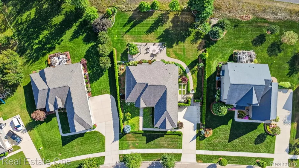1537 Glass Lake Circle Oxford Charter Township, MI 48371