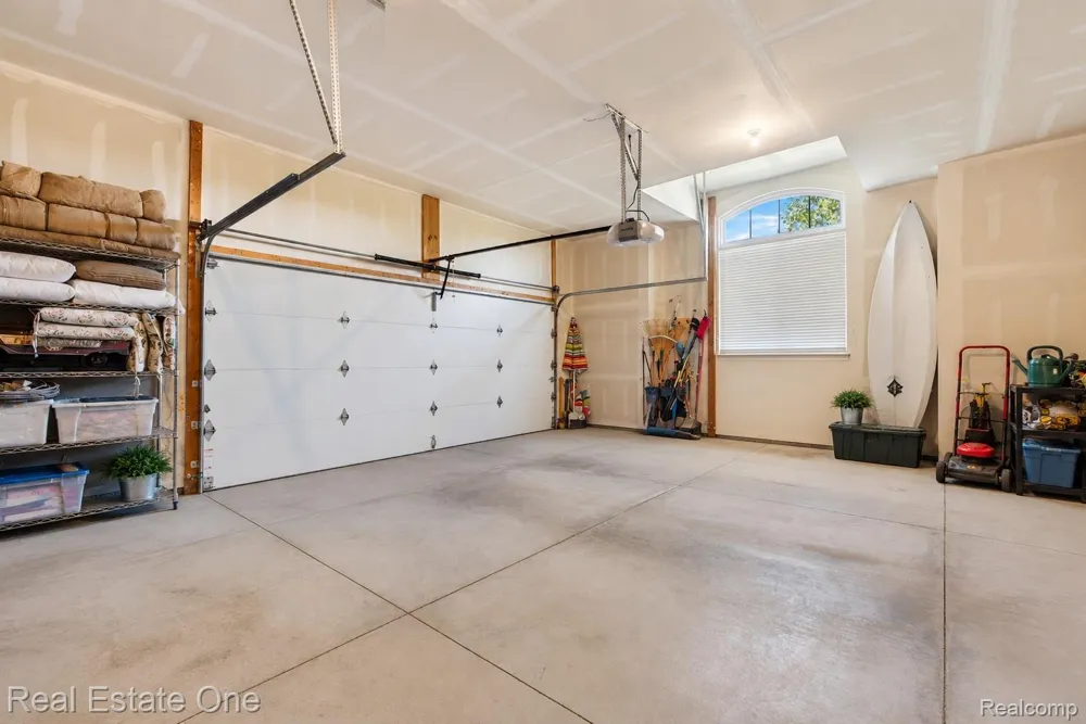1537 Glass Lake Circle Oxford Charter Township, MI 48371
