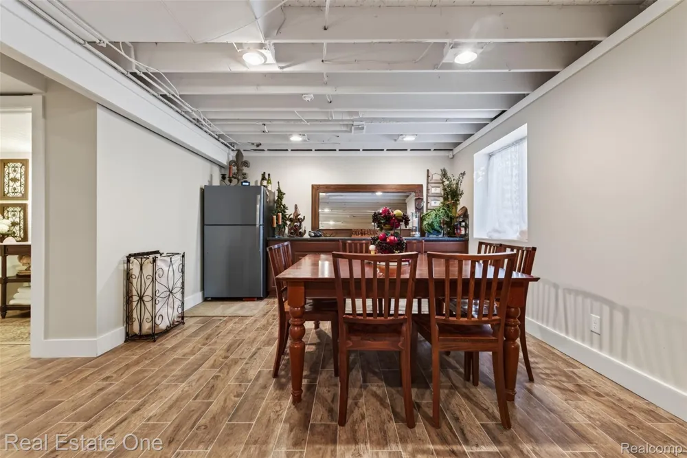 1537 Glass Lake Circle Oxford Charter Township, MI 48371