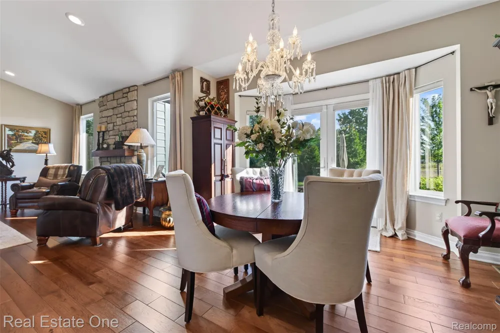1537 Glass Lake Circle Oxford Charter Township, MI 48371