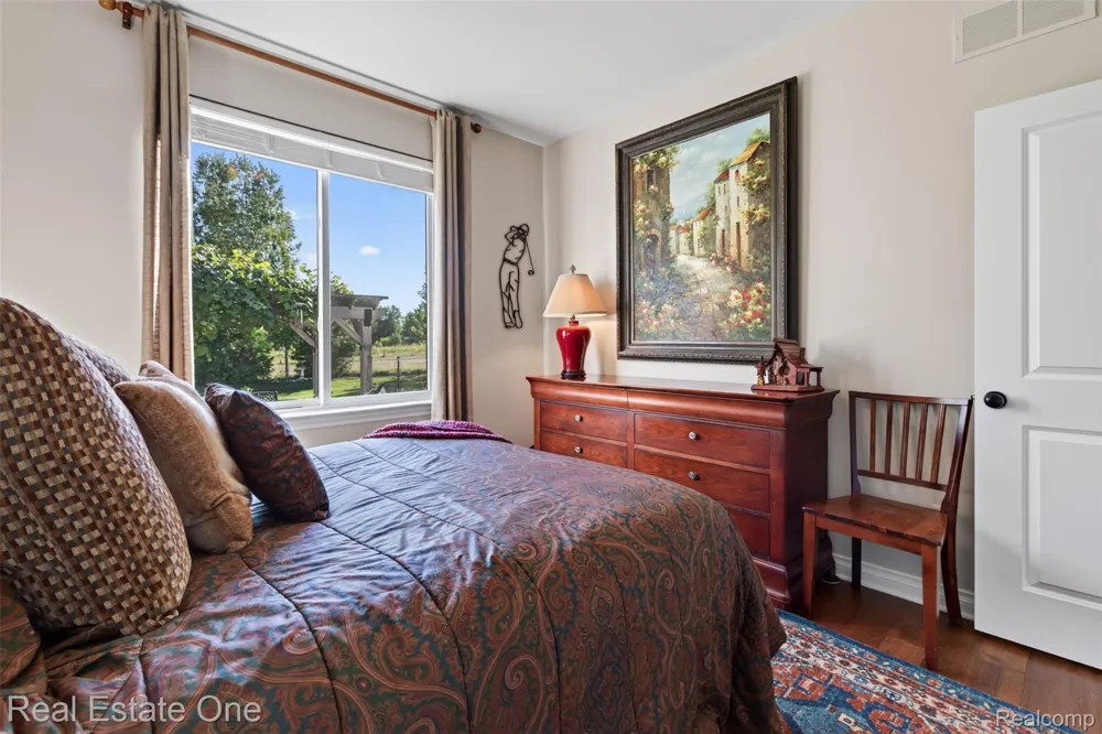 1537 Glass Lake Circle Oxford Charter Township, MI 48371