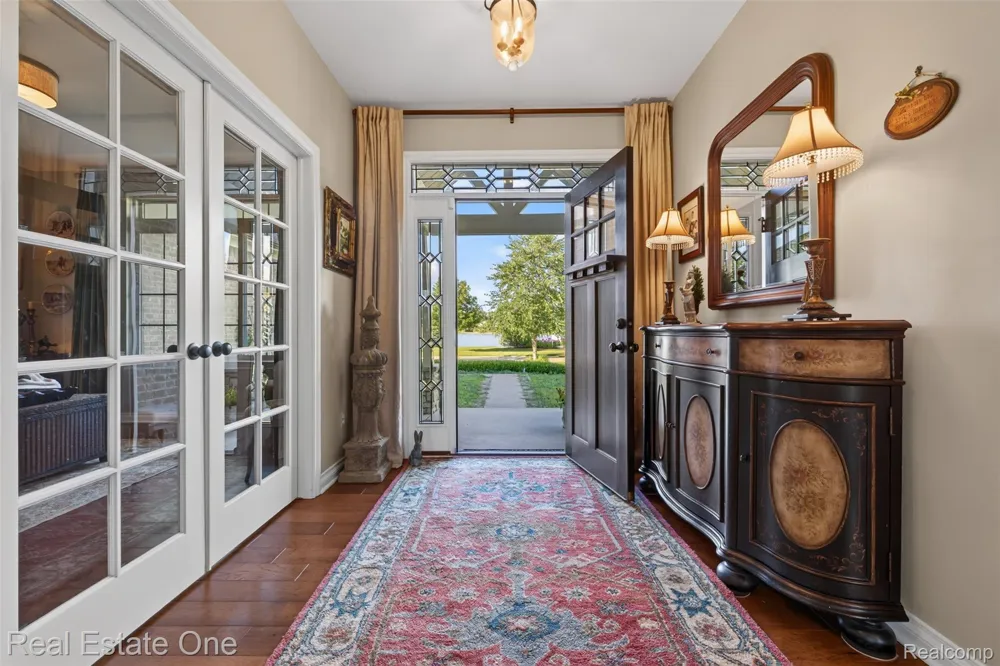 1537 Glass Lake Circle Oxford Charter Township, MI 48371