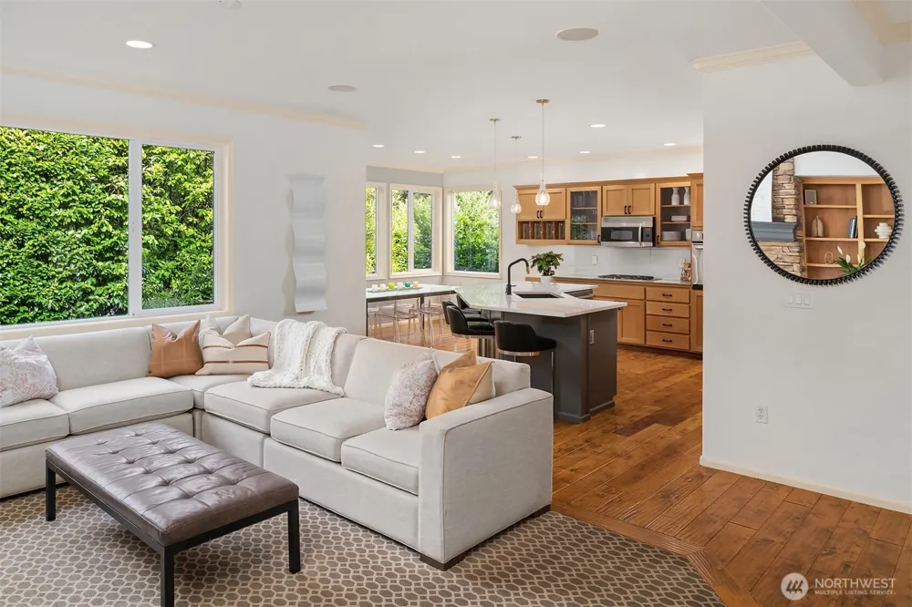 10414 SE 13th Street Bellevue, WA 98004