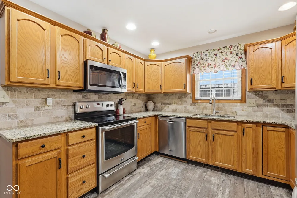 6050 Blue Fox Lane Indianapolis, IN 46237