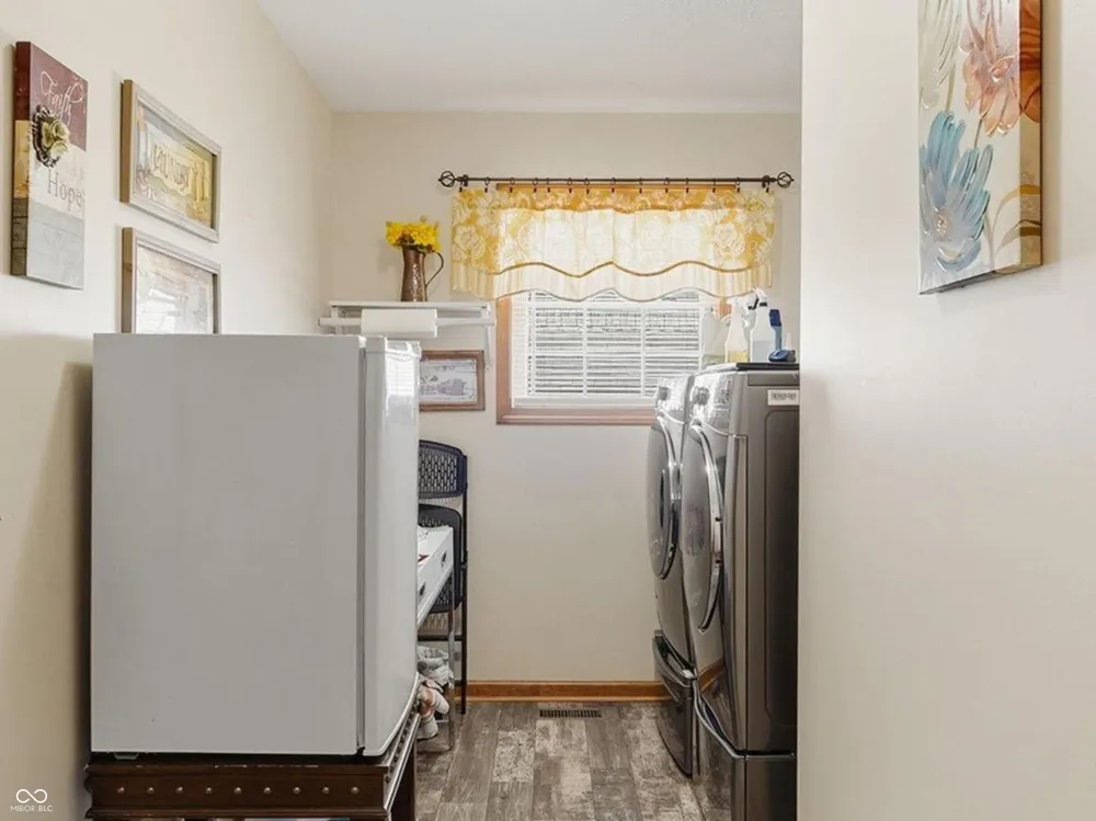 6050 Blue Fox Lane Indianapolis, IN 46237