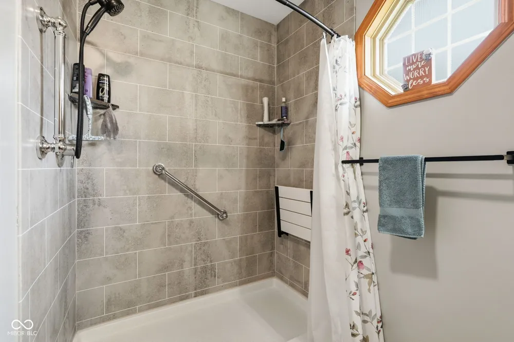 6050 Blue Fox Lane Indianapolis, IN 46237