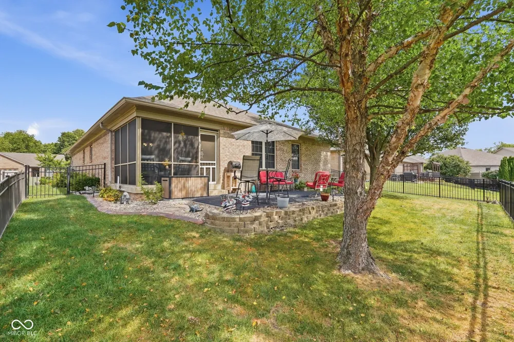 6050 Blue Fox Lane Indianapolis, IN 46237