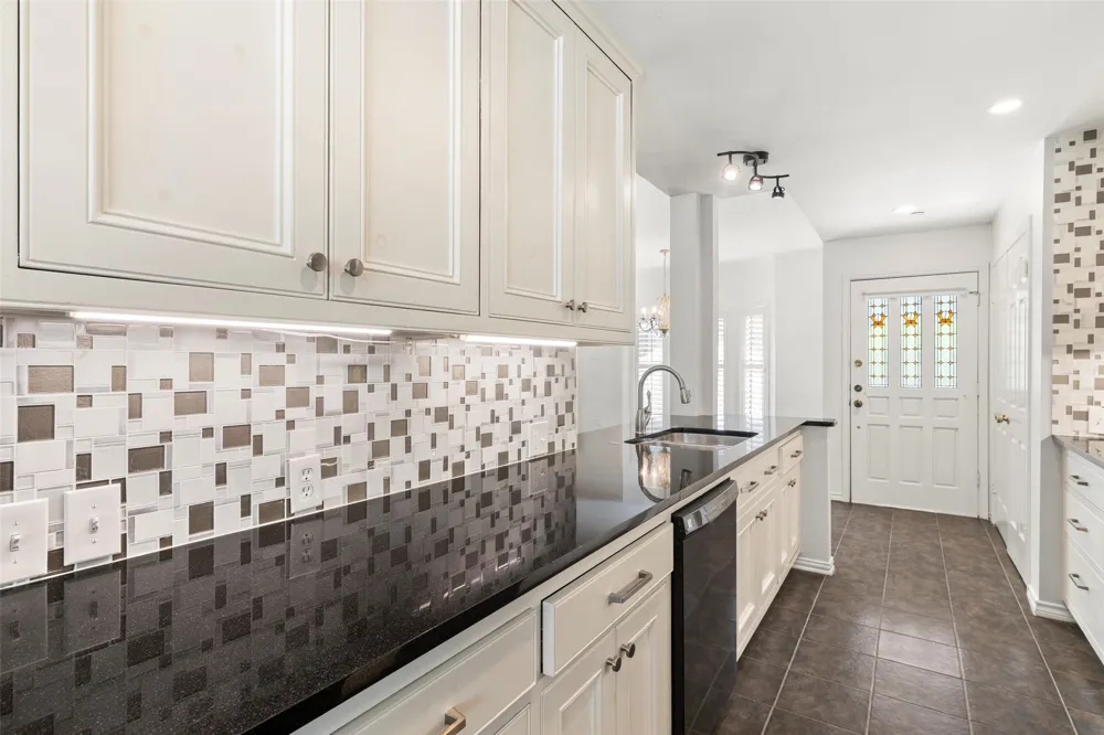 8610 Turtle Creek Boulevard #208 Dallas, TX 75225