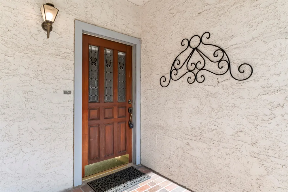 8610 Turtle Creek Boulevard #208 Dallas, TX 75225