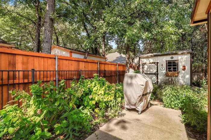 1349 Flying Jib Drive Azle, TX 76020