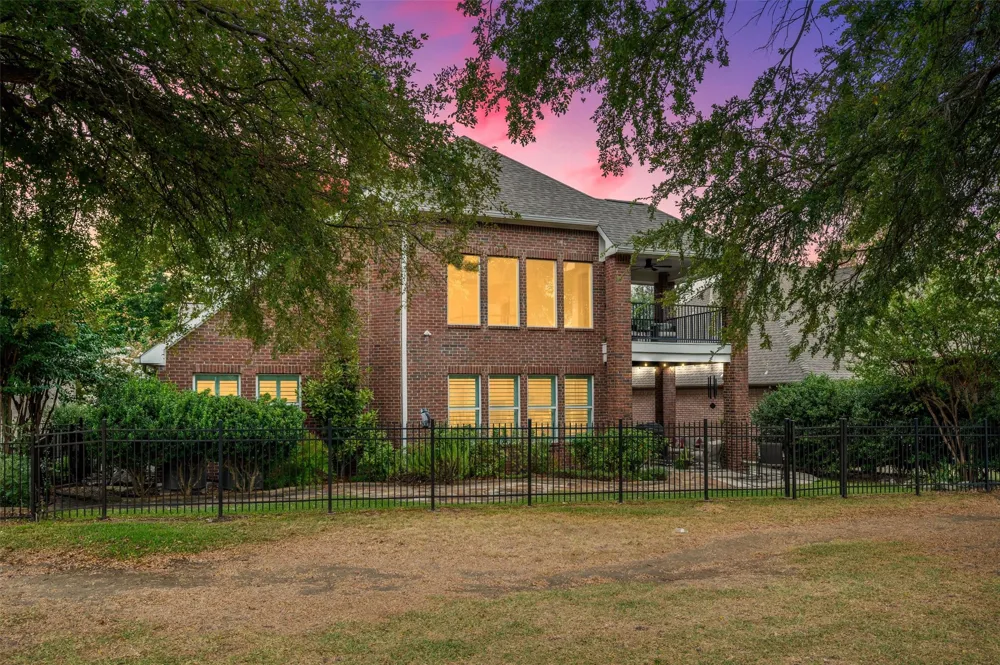 2005 Hillcrest Court McKinney, TX 75072