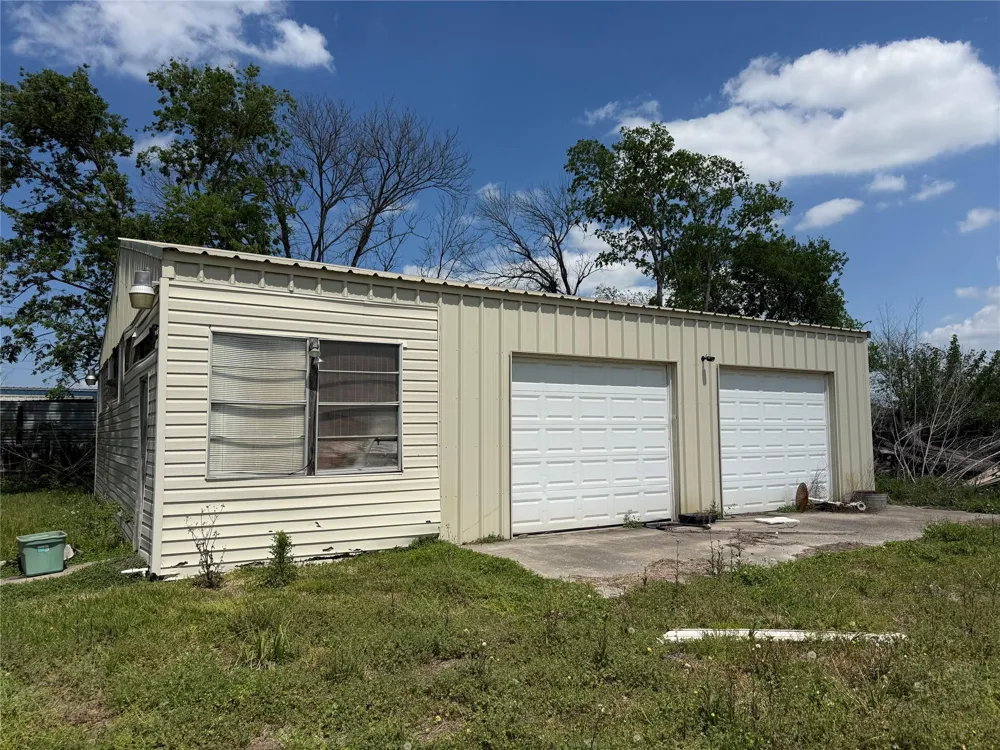 16127 Long Road Houston, TX 77044