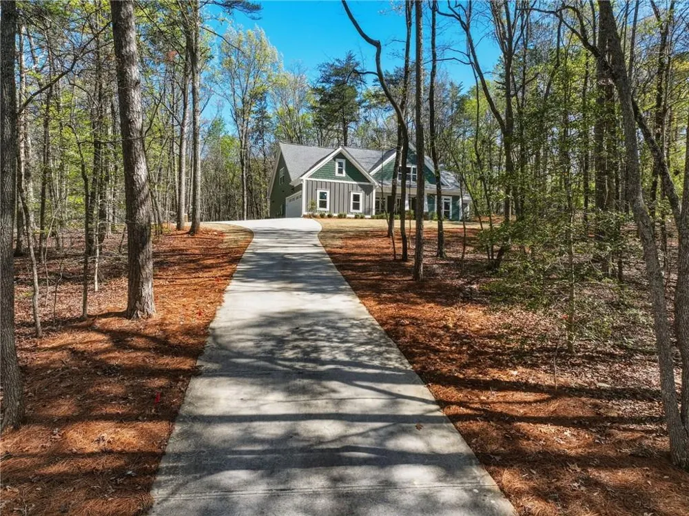 320 Fern Park Drive Dawsonville, GA 30534