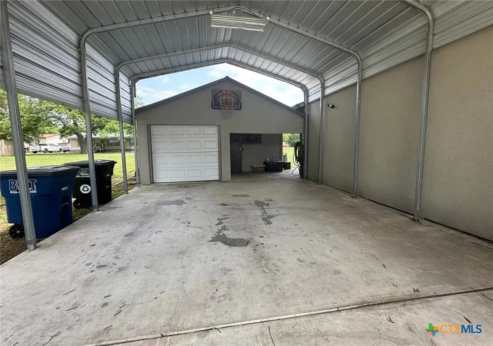 509 Reiley Road Seguin, TX 78155