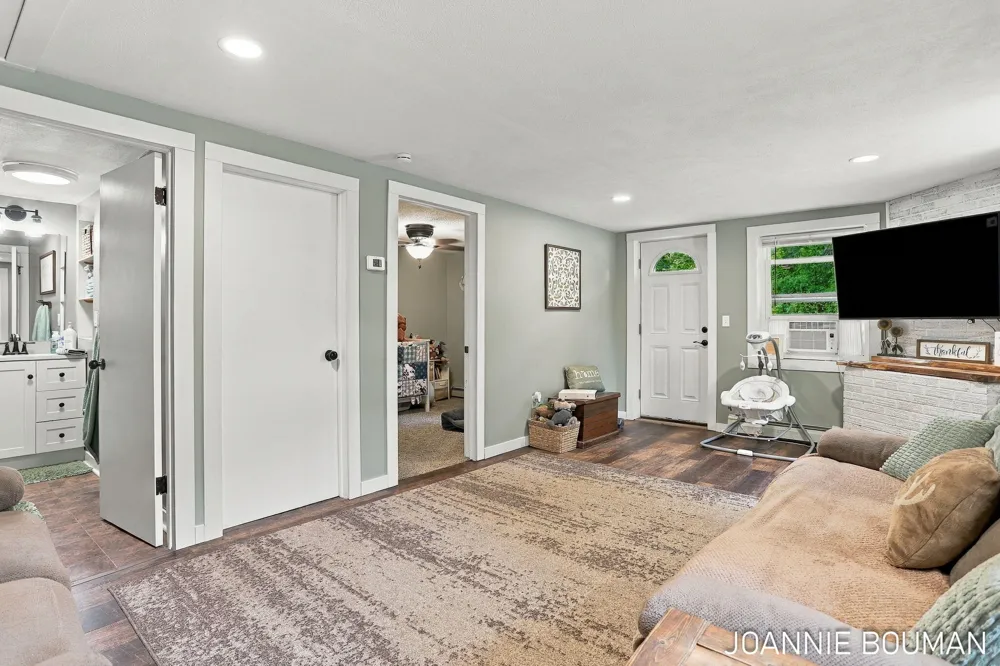 15412 Groesbeck Street Grand Haven, MI 49417
