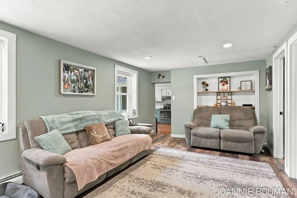 15412 Groesbeck Street Grand Haven, MI 49417