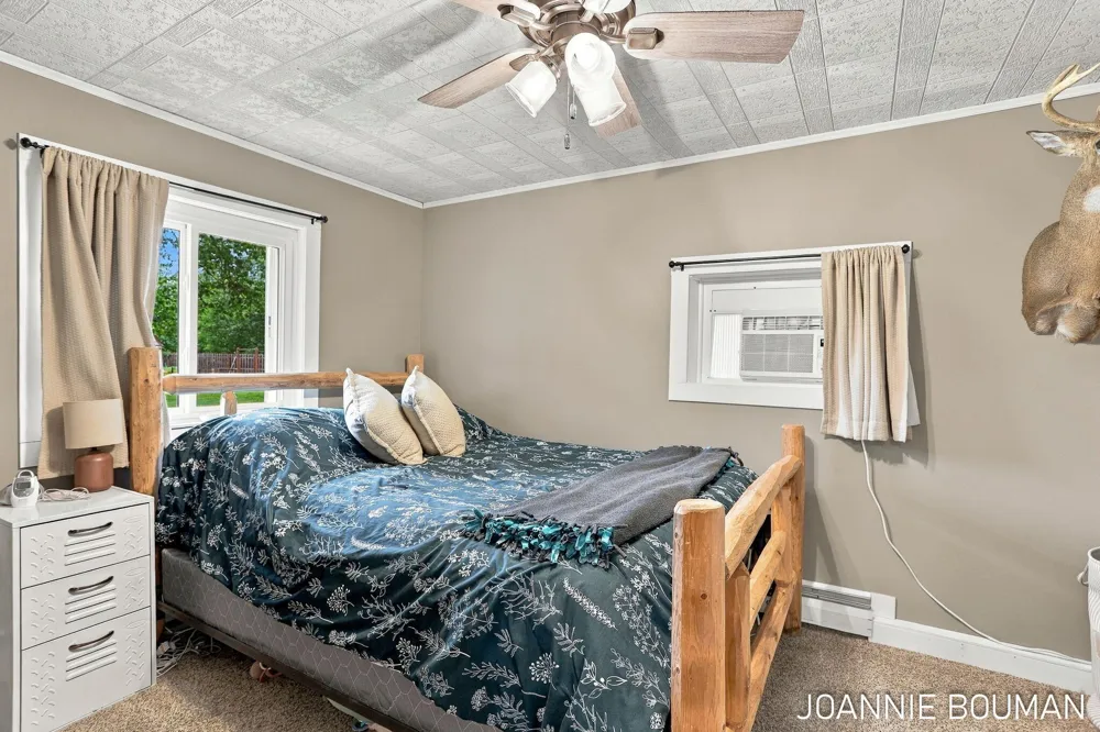 15412 Groesbeck Street Grand Haven, MI 49417