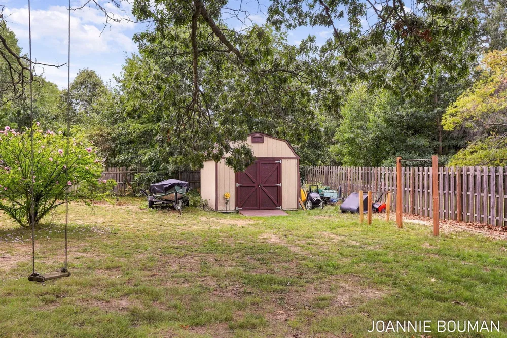 15412 Groesbeck Street Grand Haven, MI 49417