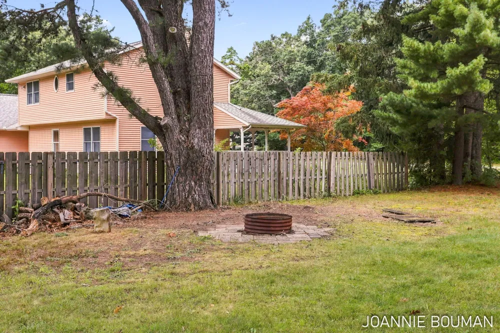 15412 Groesbeck Street Grand Haven, MI 49417