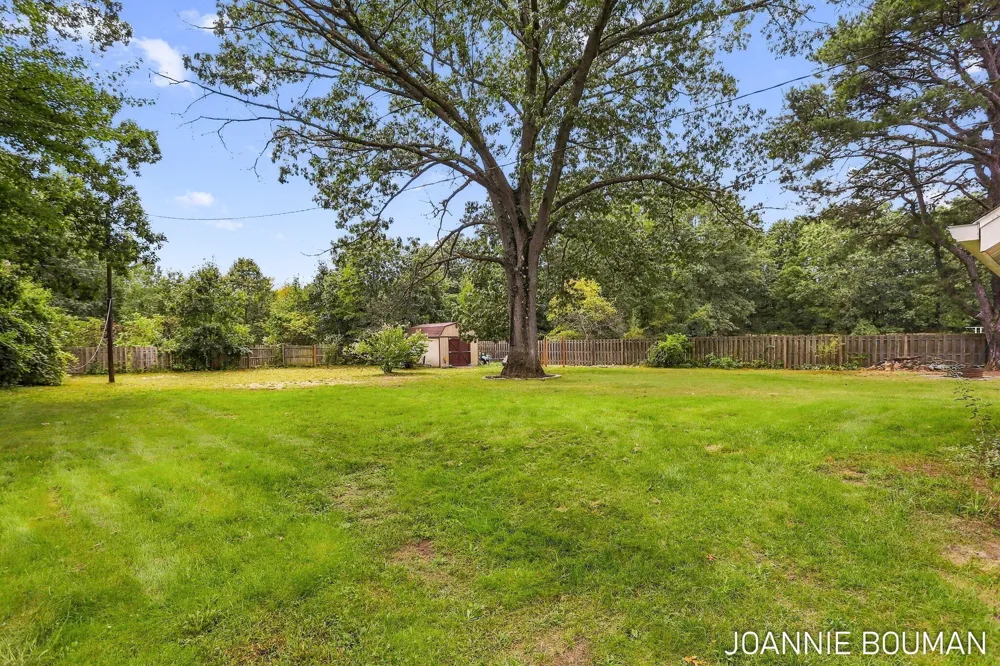 15412 Groesbeck Street Grand Haven, MI 49417