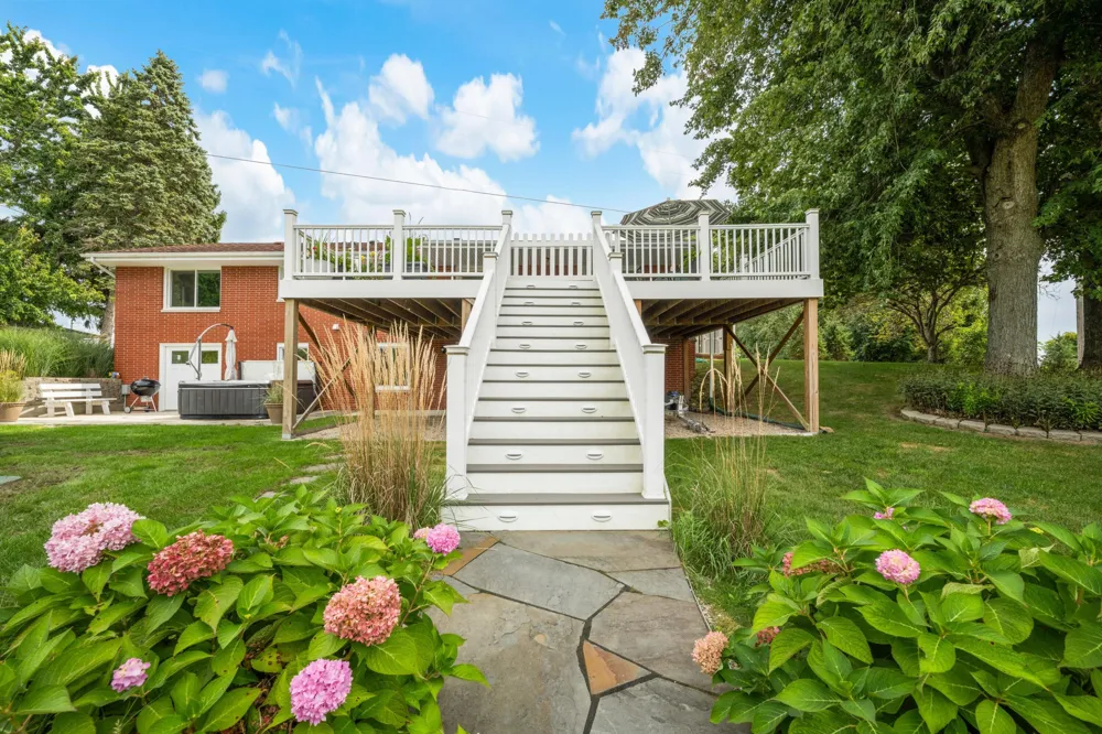 48648 68th Street Hartford Township, MI 49057