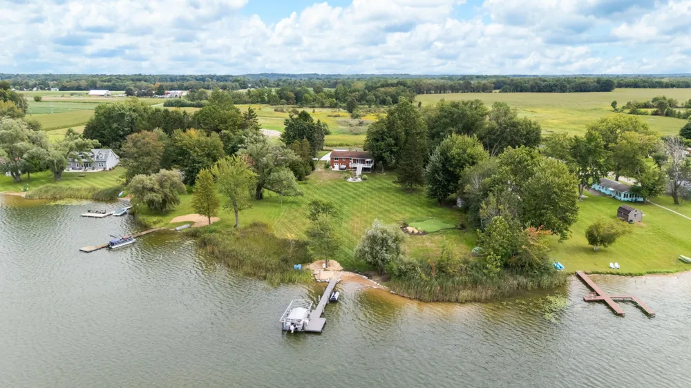 48648 68th Street Hartford Township, MI 49057