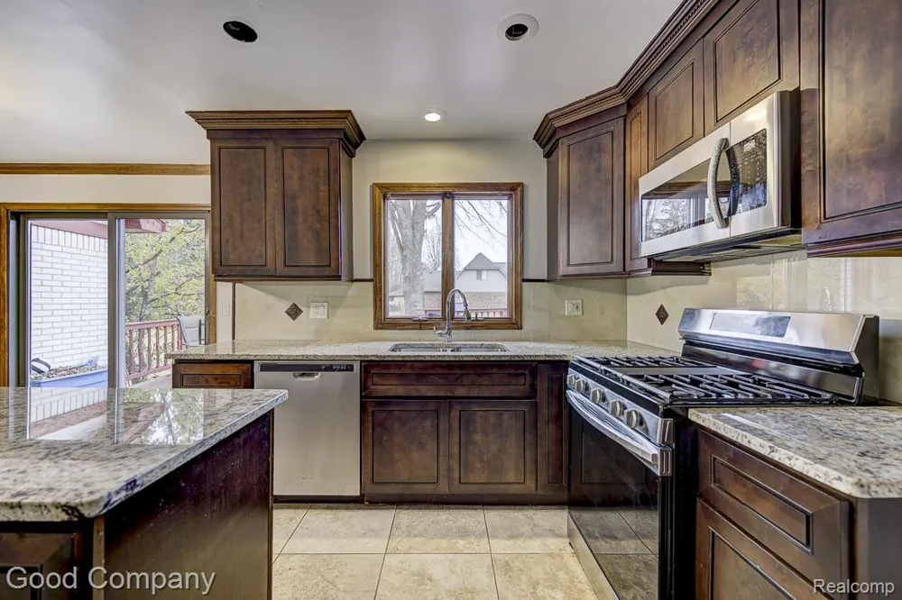 38092 Westchester Road Sterling Heights City, MI 48310