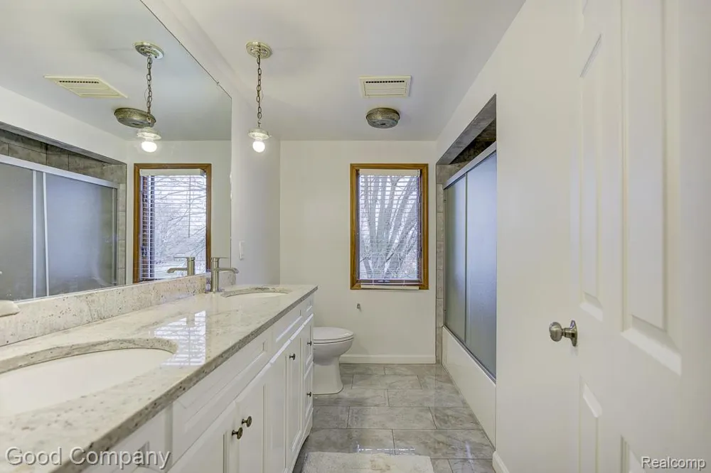 38092 Westchester Road Sterling Heights City, MI 48310