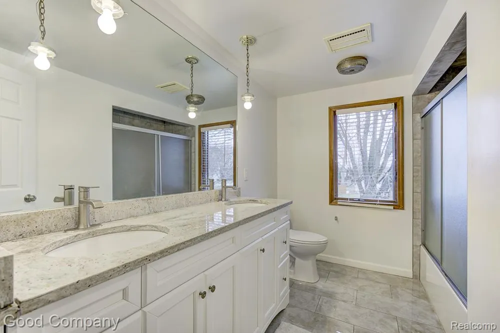 38092 Westchester Road Sterling Heights City, MI 48310