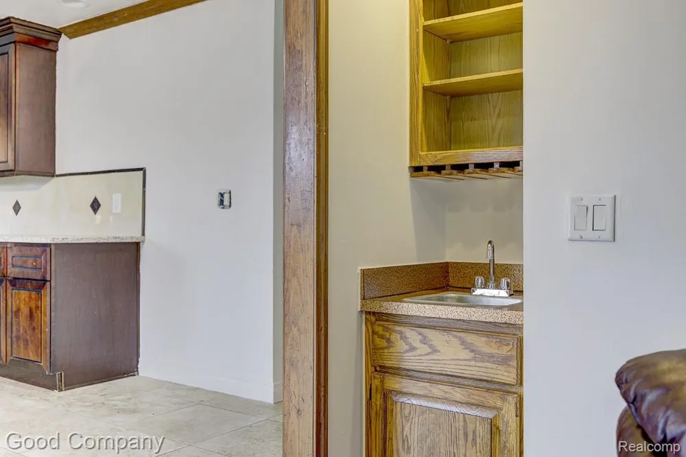 38092 Westchester Road Sterling Heights City, MI 48310