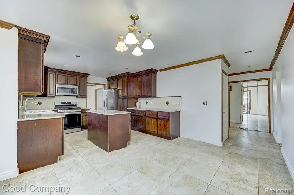 38092 Westchester Road Sterling Heights City, MI 48310