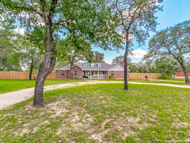 335 SPUR RDG San Antonio, TX 78264