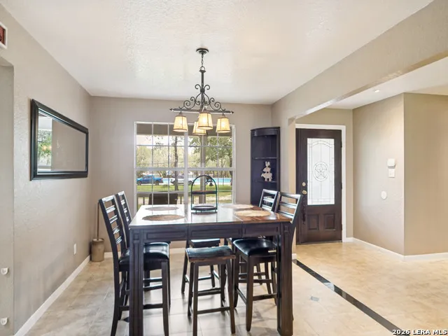 335 SPUR RDG San Antonio, TX 78264