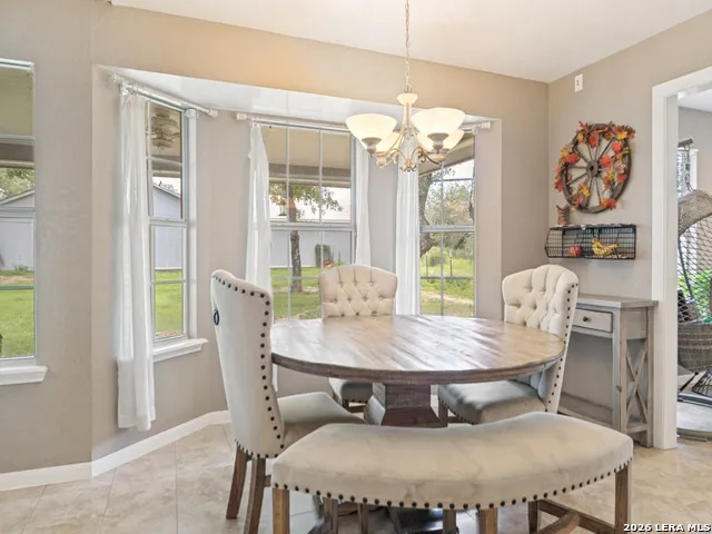 335 SPUR RDG San Antonio, TX 78264