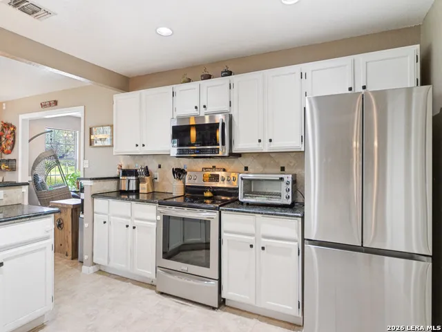 335 SPUR RDG San Antonio, TX 78264