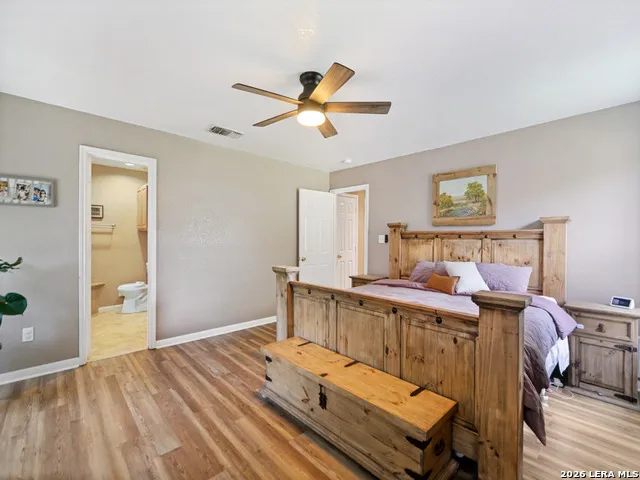335 SPUR RDG San Antonio, TX 78264