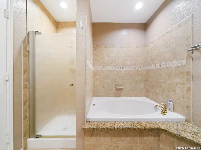335 SPUR RDG San Antonio, TX 78264