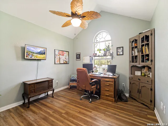335 SPUR RDG San Antonio, TX 78264