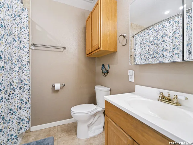 335 SPUR RDG San Antonio, TX 78264