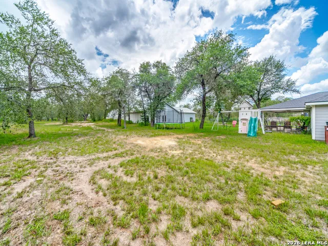 335 SPUR RDG San Antonio, TX 78264