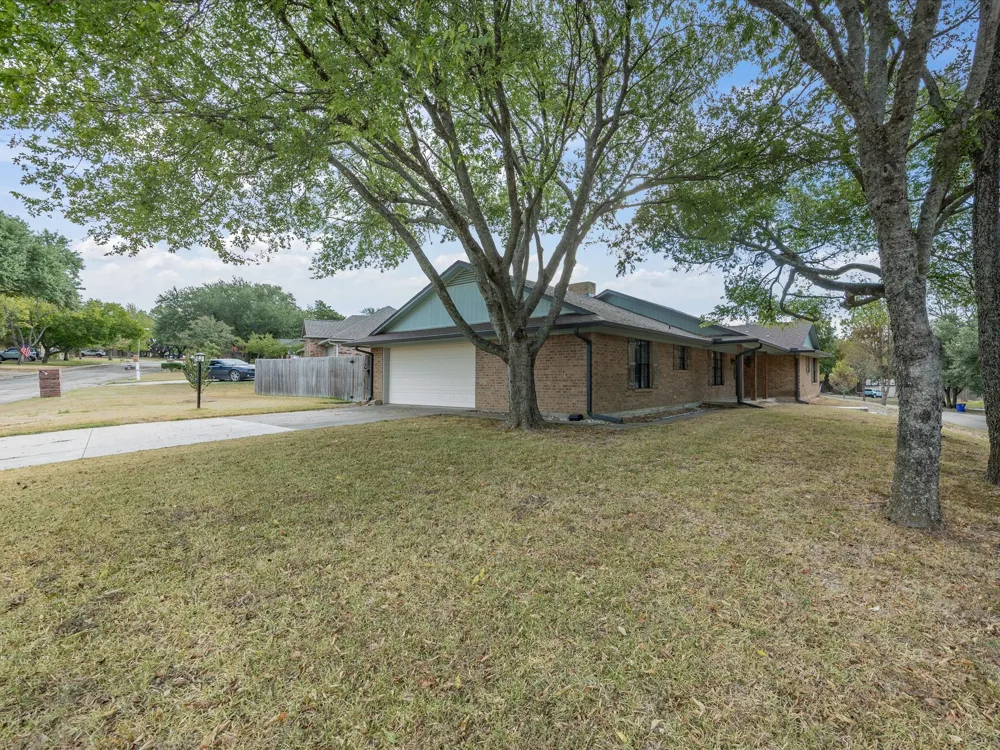 75 Delmore Drive Hillsboro, TX 76645