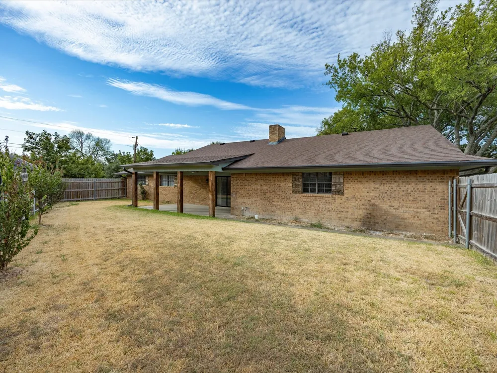 75 Delmore Drive Hillsboro, TX 76645