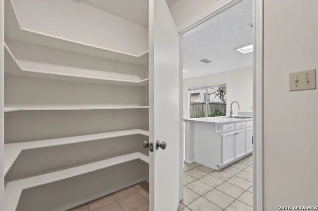 8910 Kenton Mist San Antonio, TX 78240