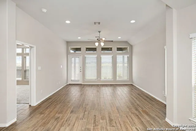 2020 GLEN HOLLOW Seguin, TX 78155