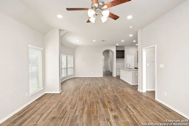 2020 GLEN HOLLOW Seguin, TX 78155
