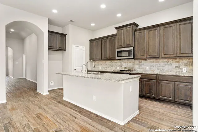 2020 GLEN HOLLOW Seguin, TX 78155