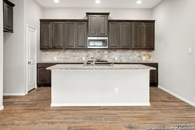 2020 GLEN HOLLOW Seguin, TX 78155