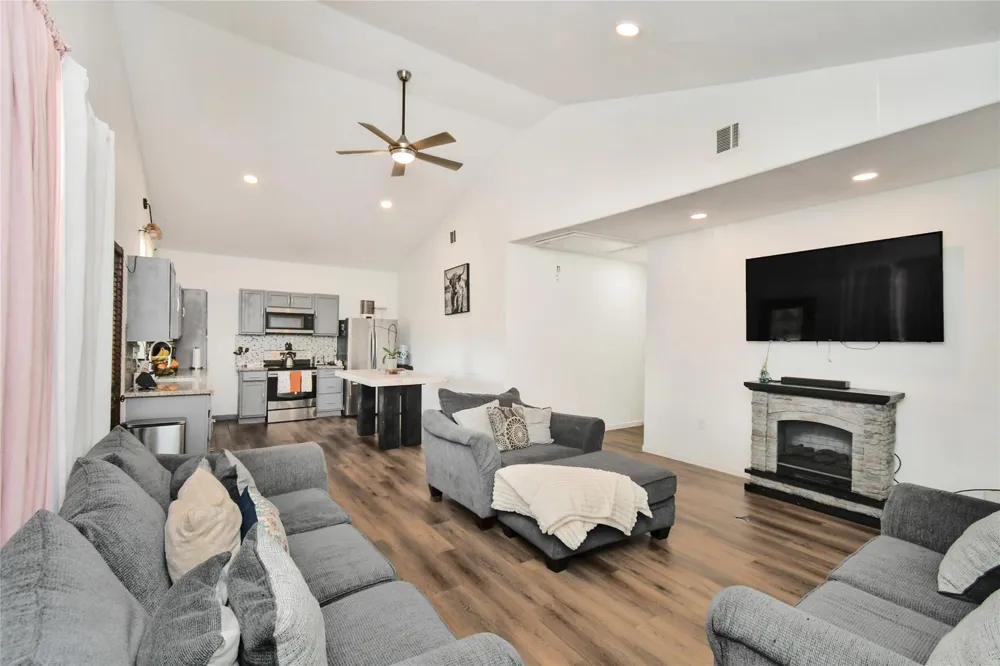 791 Road 5707 Cleveland, TX 77327