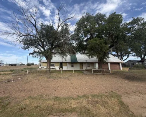 306 Denver Avenue