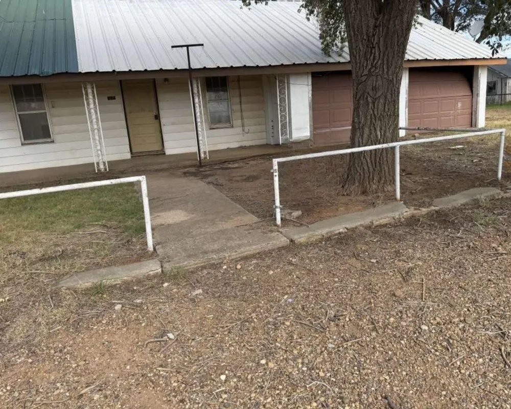 306 Denver Avenue Channing, TX 79022
